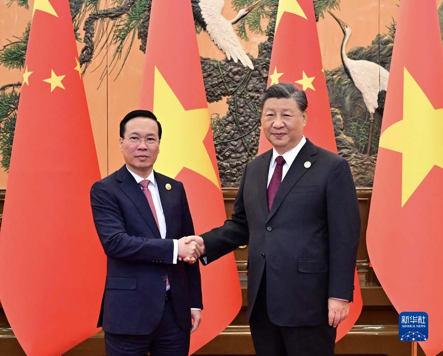 10月20日上午，國家主席習近平在北京人民大會堂會見來華出席第三屆“一帶一路”國際合作高峰論壇的越南國家主席武文賞。
