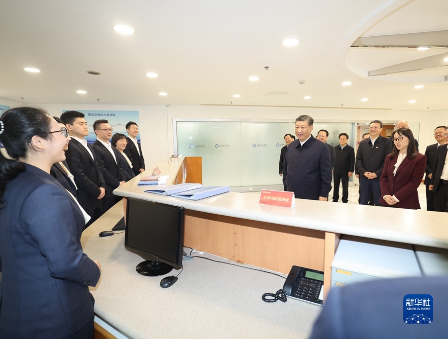 11月28日至12月2日，中共中央總書記、國家主席、中央軍委主席習近平在上海考察。這是11月28日下午，習近平在上海期貨交易所考察。