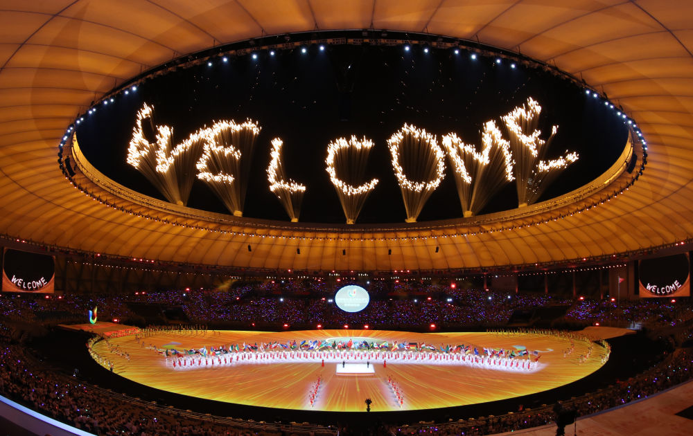 這是2023年7月28日拍攝的第31屆世界大學生夏季運動會開幕式焰火。