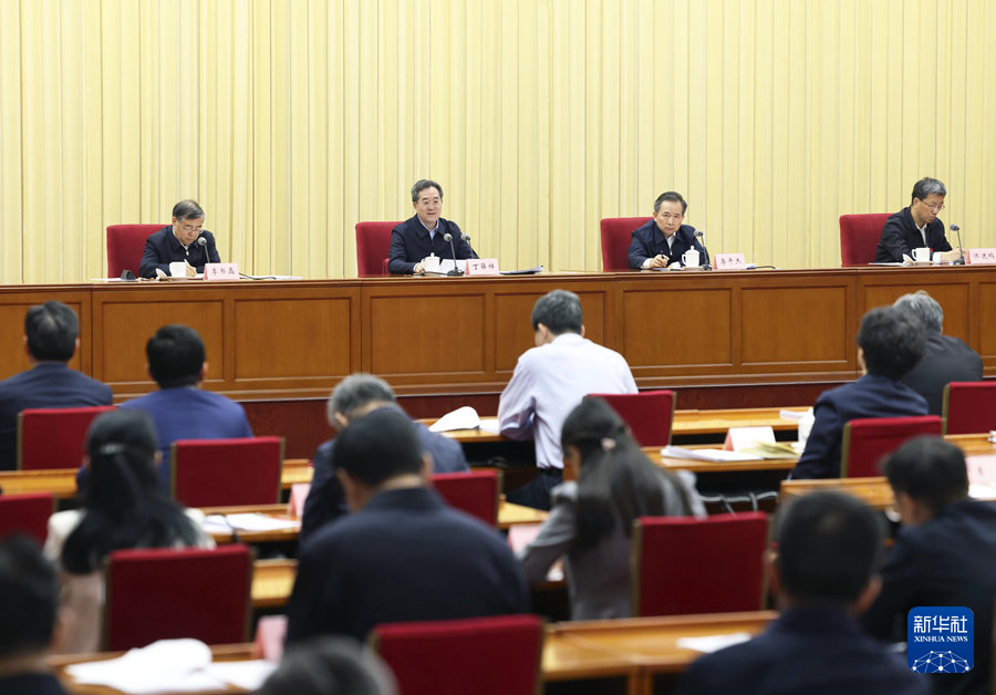 5月11日，新時代學校思政課建設推進會在北京召開。會上傳達了習近平重要指示。中共中央政治局常委、國務院副總理丁薛祥出席會議並講話。（劉衛兵 攝）