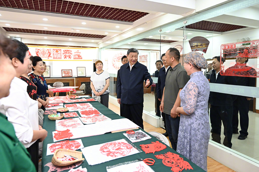 習近平：社區要把為居民群眾的服務做深做細做到位