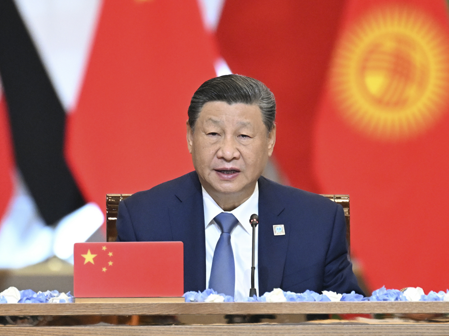 當地時間7月4日上午，國家主席習近平在阿斯塔納獨立宮出席上海合作組織成員國元首理事會第二十四次會議。