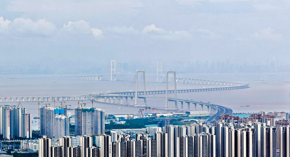 靜待通車的深中通道（2024年6月19日攝）。6月30日，歷時七年建設的國家重大工程深中通道正式通車試運營，從深圳到中山的車程從原來的2小時縮短至30分鐘。
