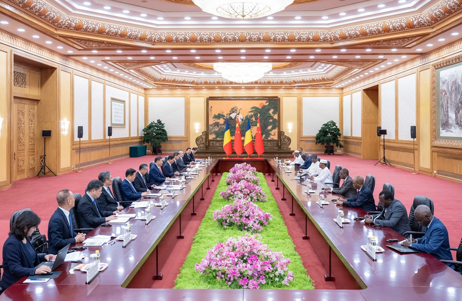 9月3日上午，國家主席習近平在北京人民大會堂會見來華出席中非合作論壇北京峰會的查德總統穆罕默德。