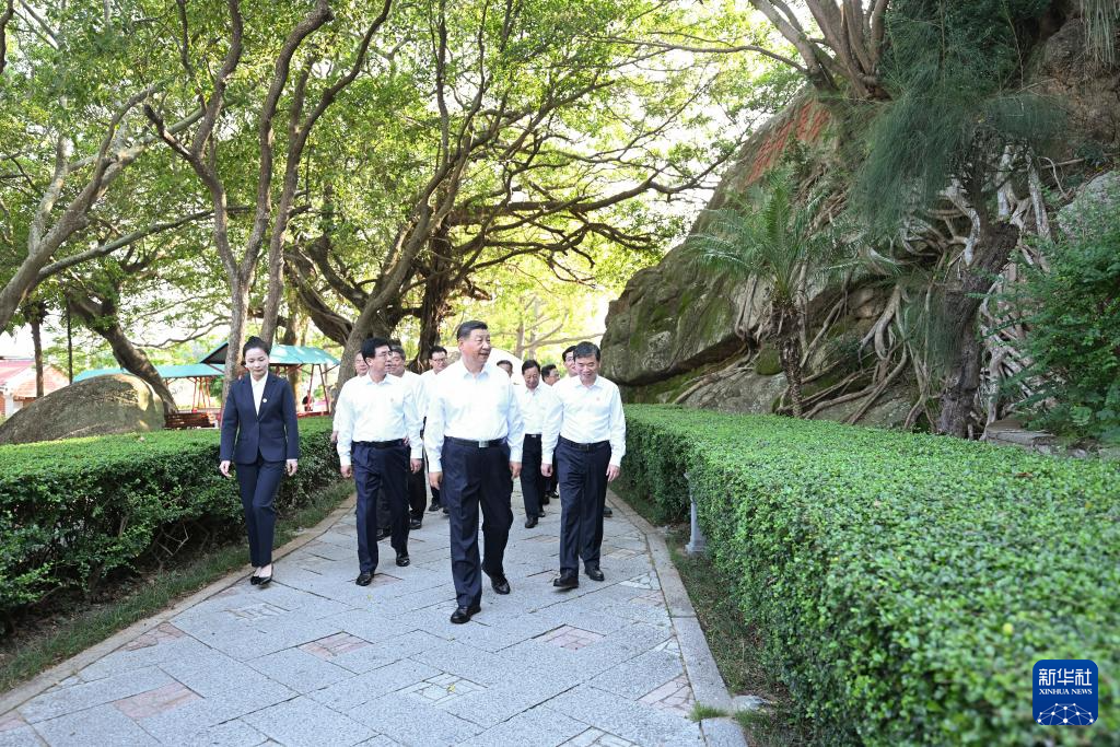 10月15日至16日，中共中央總書記、國家主席、中央軍委主席習近平在福建考察。這是15日下午，習近平在漳州市東山縣關帝文化産業園考察。