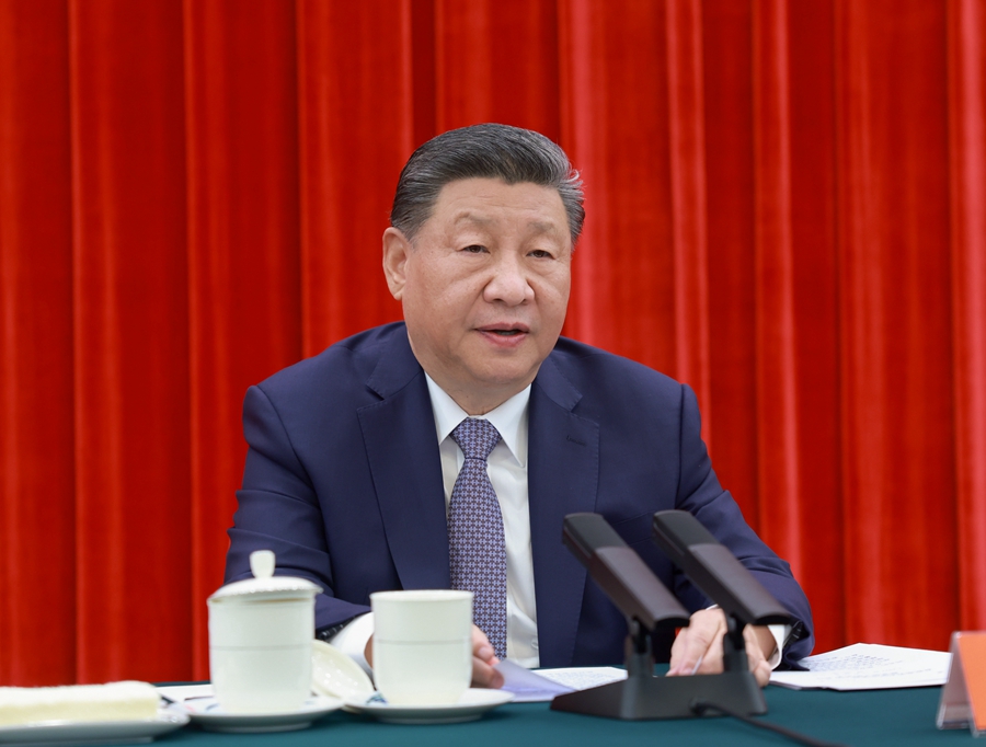 12月16日，中共中央在北京人民大會堂舉行紀念喬石同志誕辰100周年座談會。中共中央總書記、國家主席、中央軍委主席習近平發表重要講話。