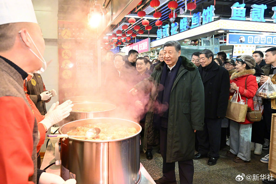 習近平察看春節市場供應：希望你們的生活像糖果一樣甜甜美美