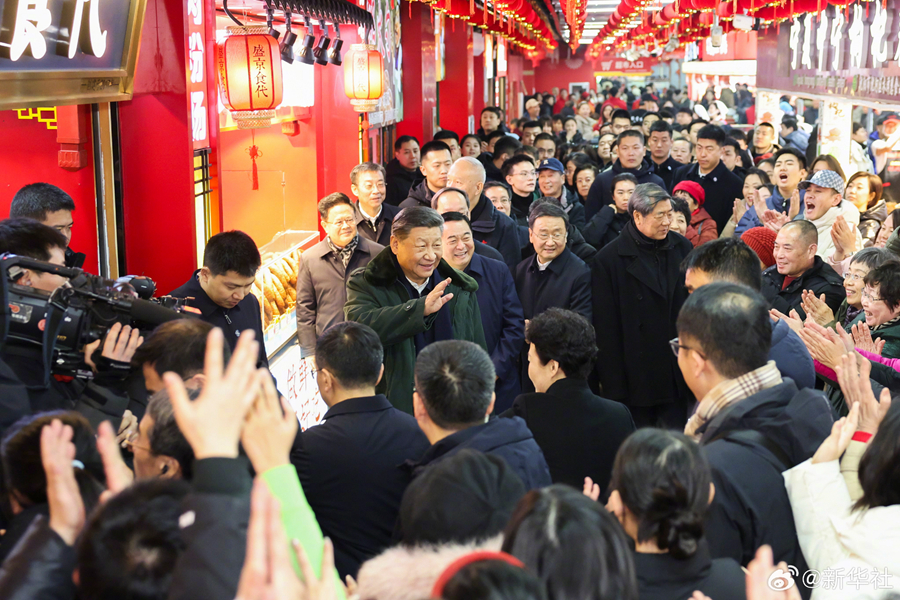 習近平察看春節市場供應：希望你們的生活像糖果一樣甜甜美美