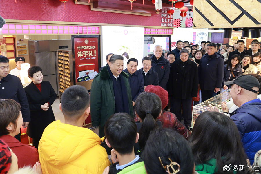 習近平察看春節市場供應：希望你們的生活像糖果一樣甜甜美美