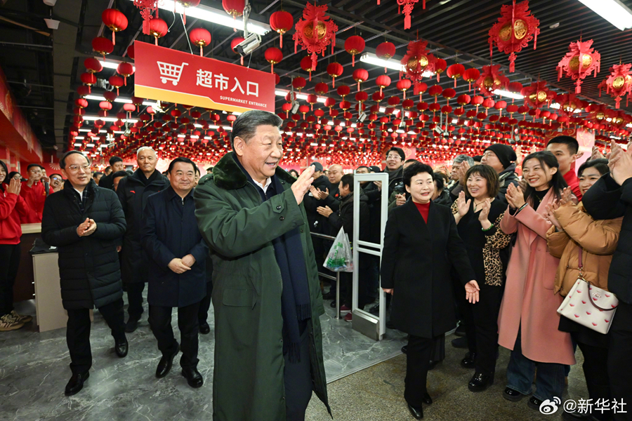 習近平察看春節市場供應：希望你們的生活像糖果一樣甜甜美美