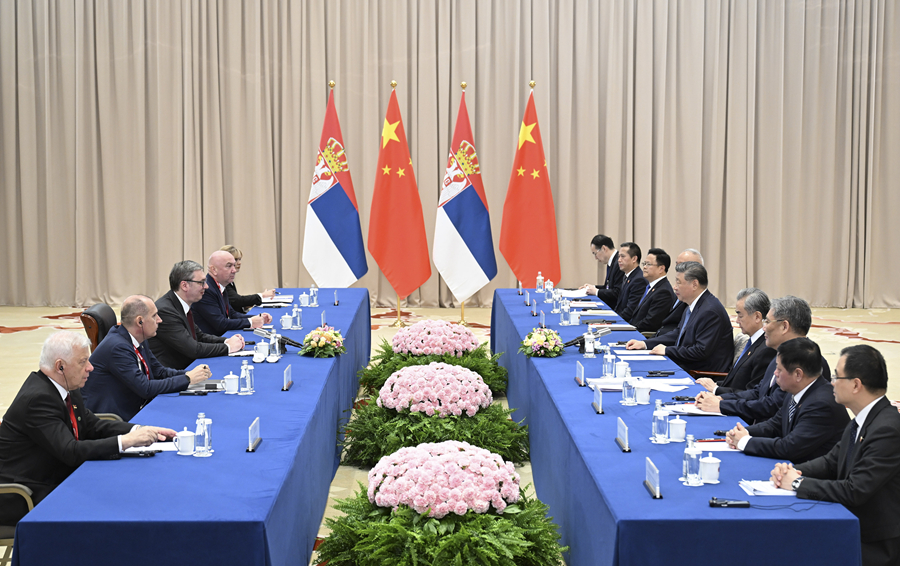 當地時間5月9日下午，國家主席習近平在莫斯科出席紀念蘇聯偉大衛國戰爭勝利80周年慶典期間會見塞爾維亞總統武契奇。