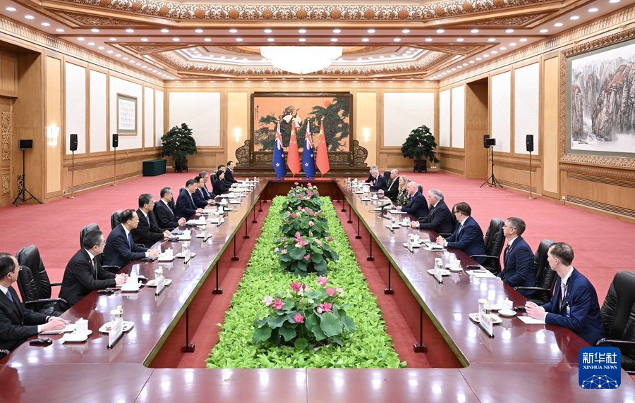 6月20日上午，國家主席習近平在北京人民大會堂會見來華進行正式訪問的紐西蘭總理拉克森。