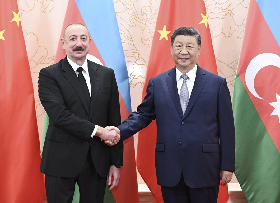 8月31日上午，國家主席習近平在天津迎賓館會見來華出席2025年上海合作組織峰會和紀念中國人民抗日戰爭暨世界反法西斯戰爭勝利80週年活動的亞塞拜然總統阿利耶夫。