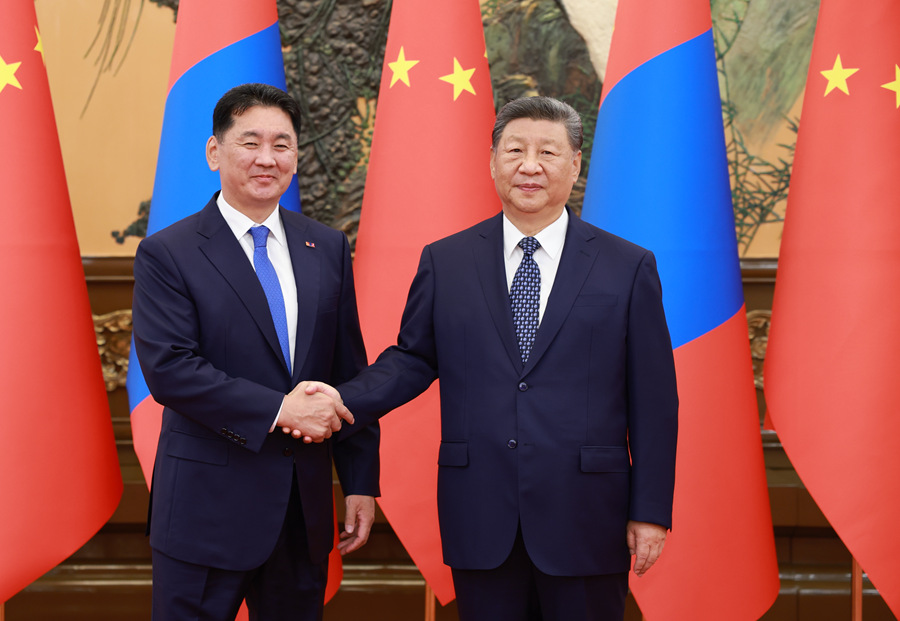 9月2日上午，國家主席習近平在北京人民大會堂會見來華出席2025年上海合作組織峰會和紀念中國人民抗日戰爭暨世界反法西斯戰爭勝利80週年活動的蒙古國總統呼日勒蘇赫。