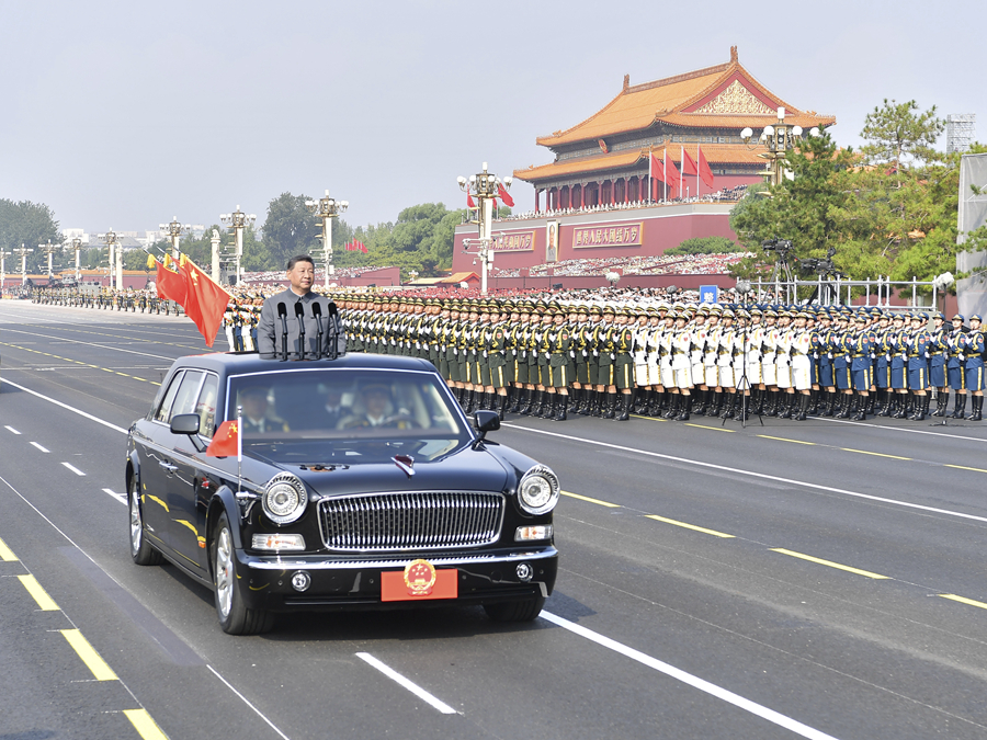 9月3日，紀念中國人民抗日戰爭暨世界反法西斯戰爭勝利80周年大會在北京天安門廣場隆重舉行。這是中共中央總書記、國家主席、中央軍委主席習近平檢閱受閱部隊。