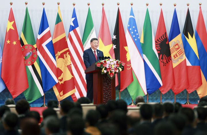 10月13日上午，國家主席習近平在北京國家會議中心出席全球婦女峰會開幕式併發表主旨講話。