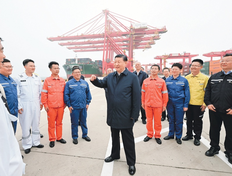 2024年5月22日至24日，中共中央總書記、國家主席、中央軍委主席習近平在山東考察。這是22日下午，習近平在日照港親切慰問港口科技工作者、運營人員、航運人員。