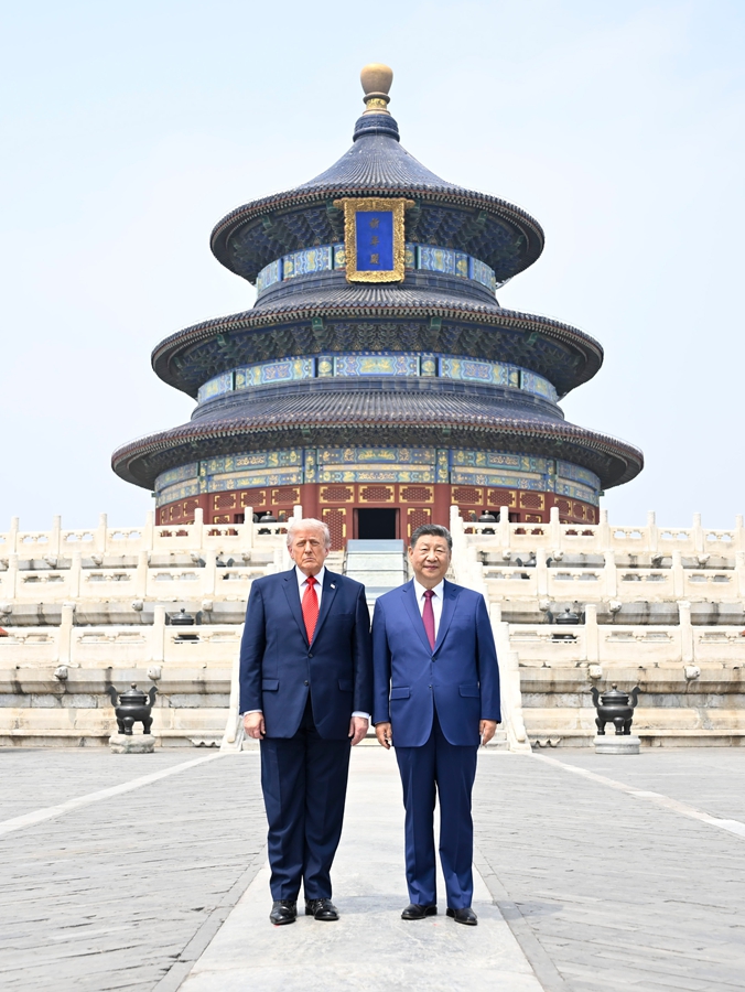 5月14日，國家主席習近平同來華進行國事訪問的美國總統特朗普參觀天壇。兩國元首在祈年殿廣場合影。