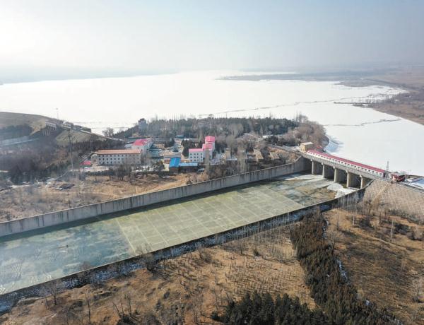 山西大同冊田水庫開閘放水，永定河啟動春季補水。