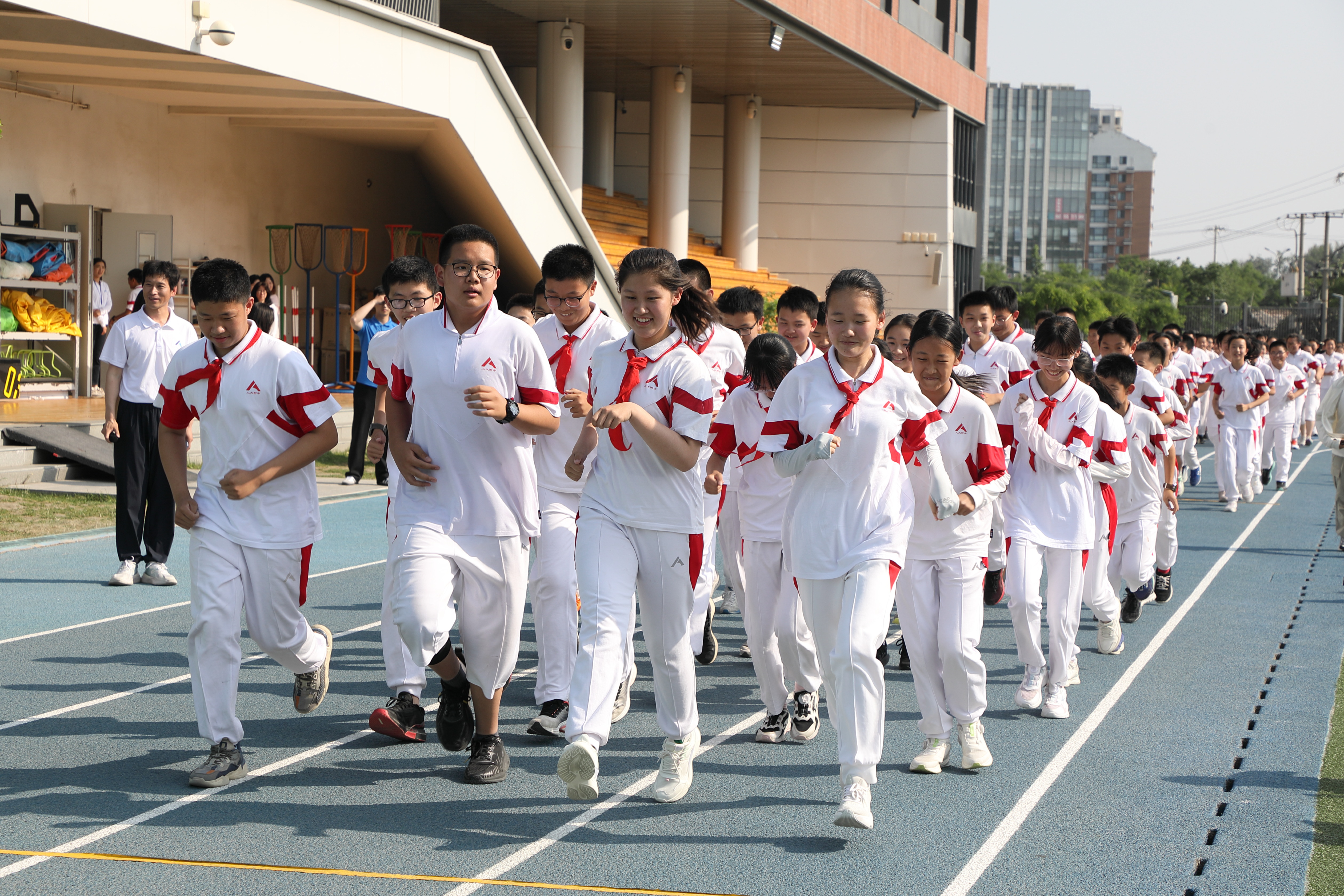 八大行動助力學生健康成長 北京市啟動中小學生“健康一起來”陽光體育運動