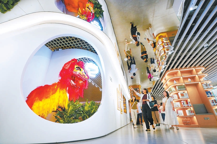 北京城市圖書館中的非遺文獻館\地方文獻館、古籍文獻館和藝術文獻館三大特色主題館，為市民提供非遺傳承、經典傳習、藝術感知、展覽互動等多維文化體驗新場景。