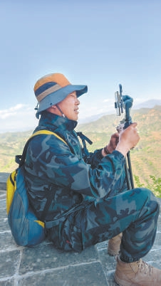 周文軍在司馬臺長城直播。
