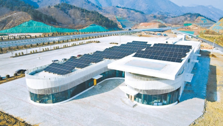 承平高速沿線的霧靈山服務區（資料圖）。