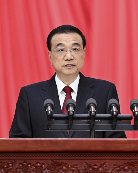 3月5日，李克強代表國務院在十四屆全國人大一次會議上作《政府工作報告》。