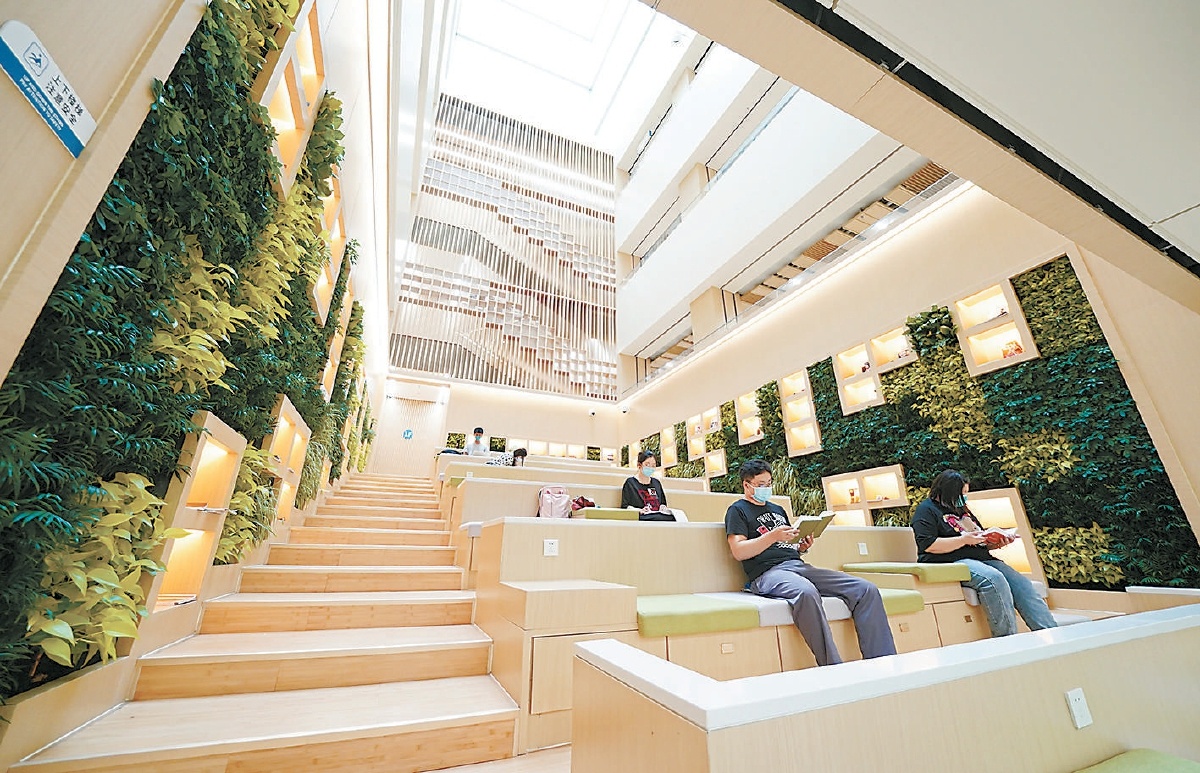 豐台區圖書館新館成為本市首個利用“疏整促”騰退空間打造的“政務服務文化服務”相融合的重點項目