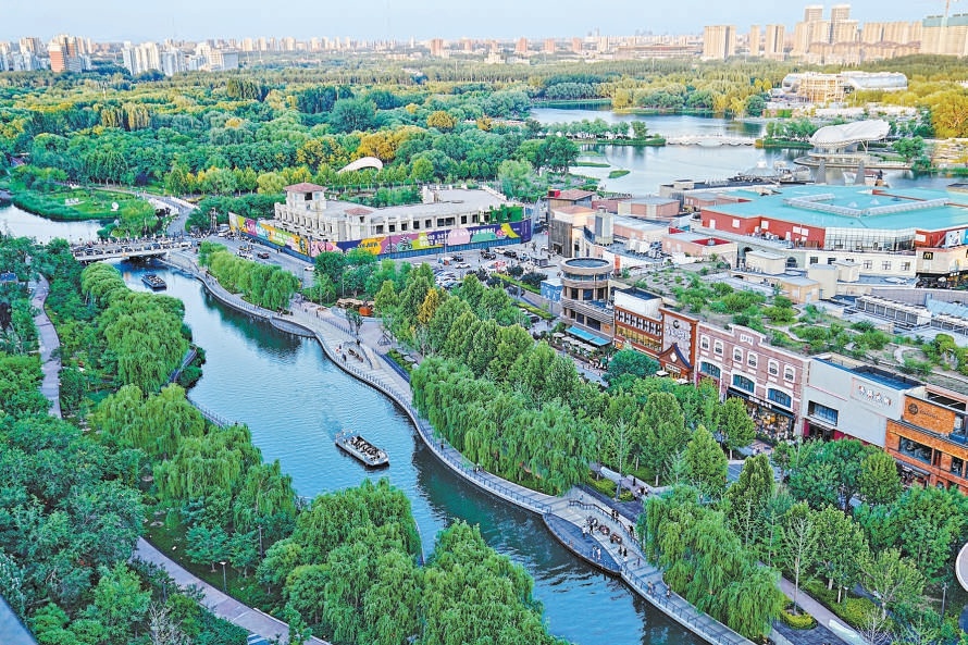 經過濱水空間改造，亮馬河成為北京的文旅地標，帶動了藍色港灣、朝陽公園的客流，河畔商業收入較改造前增長37%。