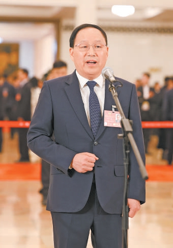張興海委員：新能源汽車産業要繼續創新