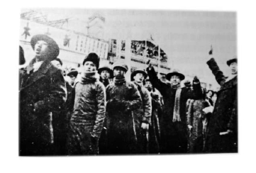 一二·九運動中游行的愛國學生。