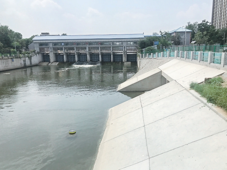 改造後的G6雨水方涵入河口。