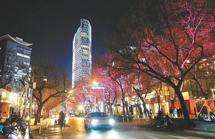 三里屯路“蝶變”升級，沿街商戶煥然一新。
