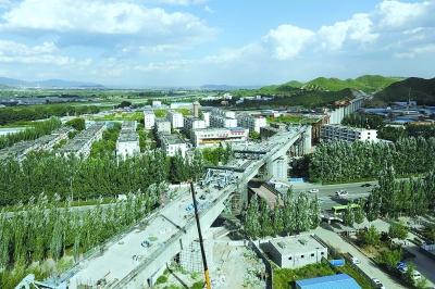 京張高鐵南站特大橋合龍