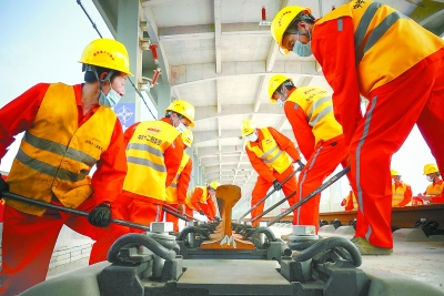 京雄城際鐵路(河北段)全線鋪軌