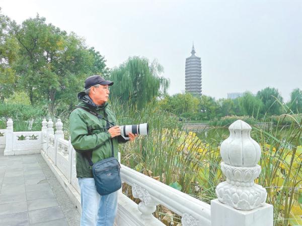 攝影愛好者趙志如為拍攝震旦鴉雀，凌晨5點多就出了門。