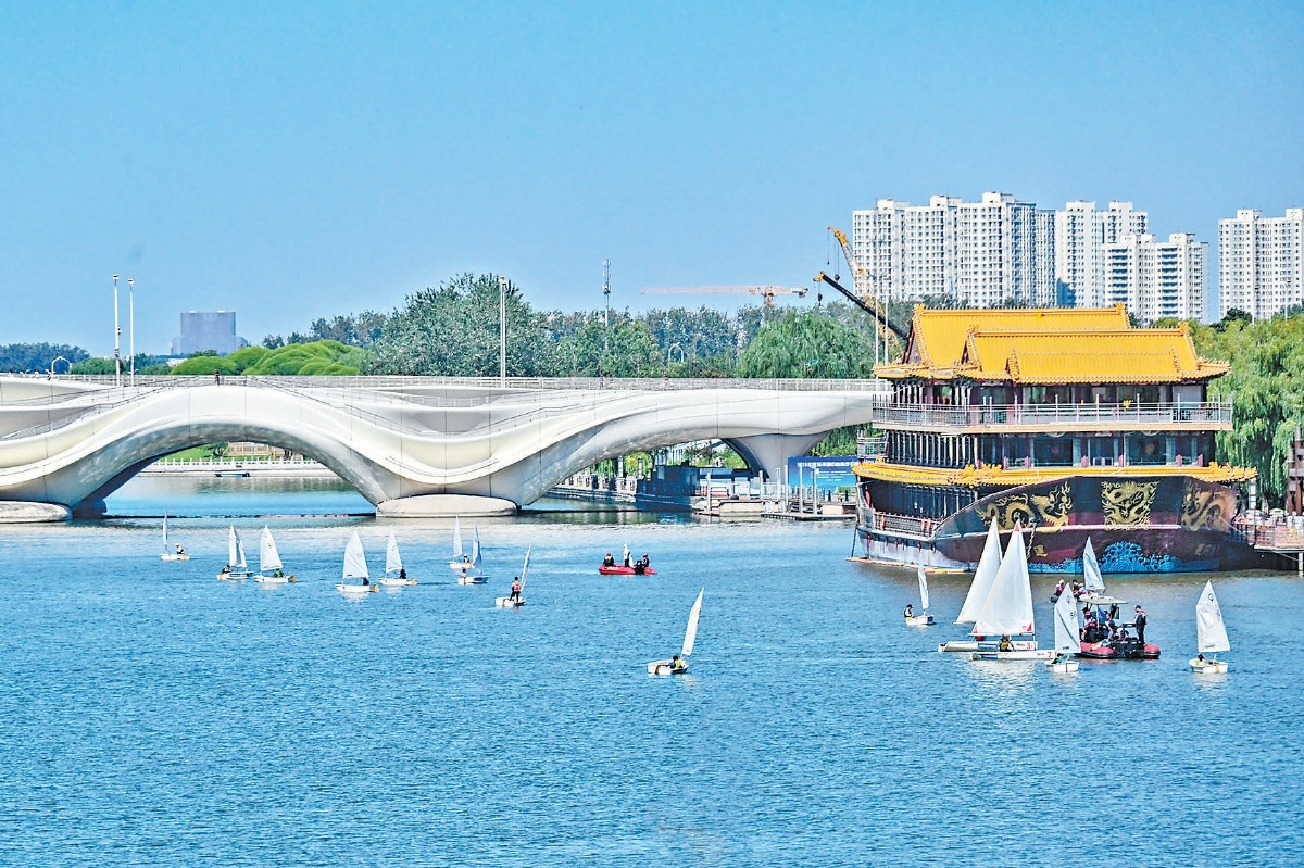 2025年，青少年揚帆競速大運河。