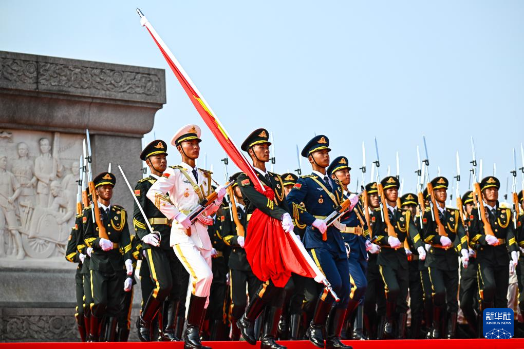 工期.jpg9月3日，紀念中國人民抗日戰爭暨世界反法西斯戰爭勝利80周年大會在北京隆重舉行。這是國旗護衛隊在行進中。