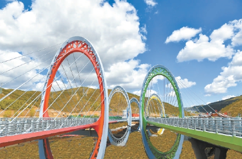 延崇高速“奧運五環”大橋。