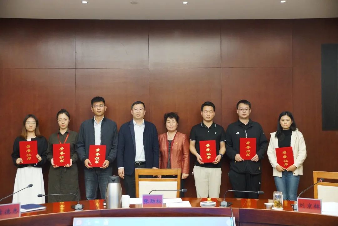 不忘跟黨初心 牢記青春使命——市經濟和信息化局召開五四青年座談會