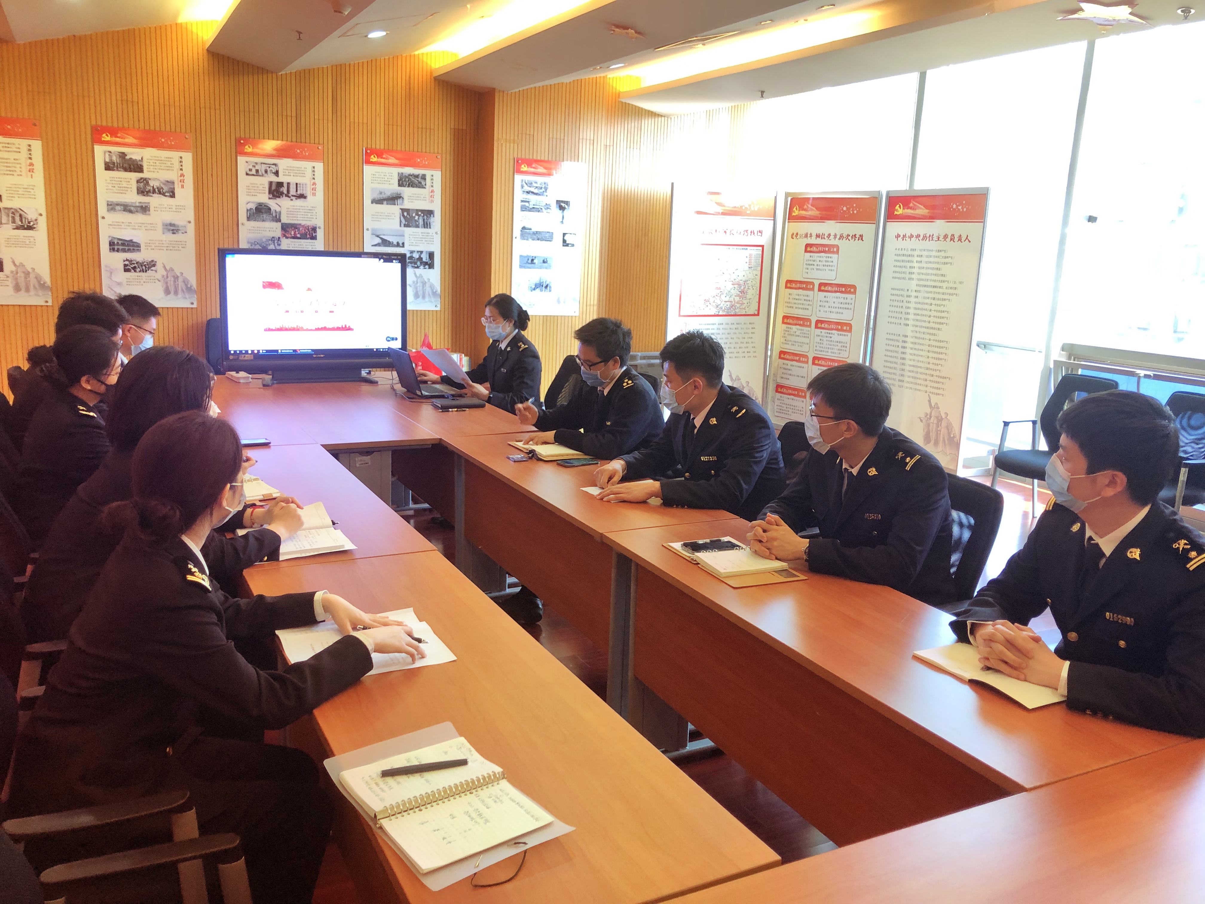 開展主題團日宣講