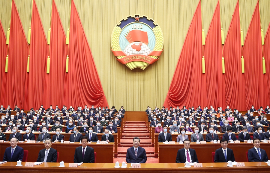 3月4日，中國人民政治協商會議第十三屆全國委員會第四次會議在北京人民大會堂開幕。這是習近平、李克強、栗戰書、王滬寧、趙樂際、韓正、王岐山在主席臺就座，汪洋代表政協第十三屆全國委員會常務委員會向大會報告工作。