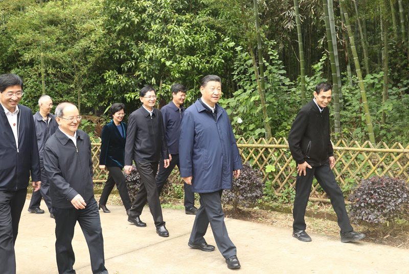 4月25日至4月27日，中共中央總書記、國家主席、中央軍委主席習近平在廣西考察。這是4月25日上午，習近平在桂林市全州縣才灣鎮毛竹山村考察。