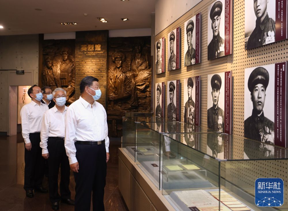 這是8月16日下午，習近平在錦州市考察遼沈戰役紀念館。