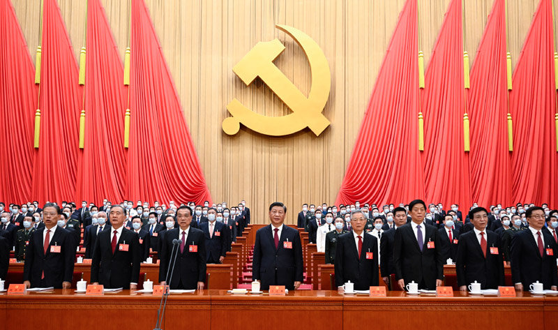 10月16日，中國共産黨第二十次全國代表大會在北京人民大會堂開幕。這是習近平、李克強、栗戰書、汪洋、王滬寧、趙樂際、韓正、胡錦濤在主席臺上。