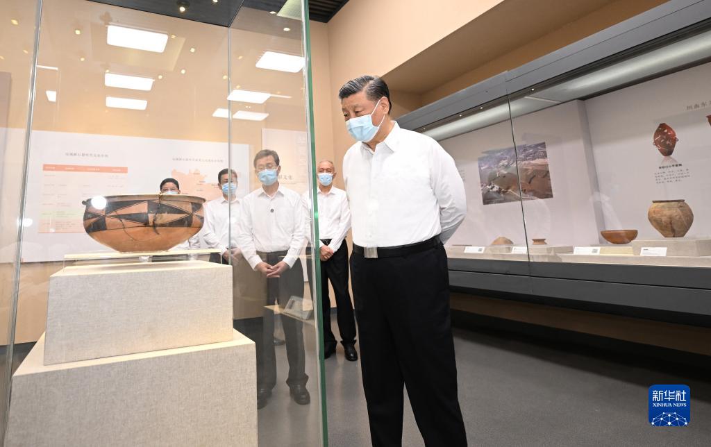 5月16日下午，中共中央總書記、國家主席、中央軍委主席習近平在前往陜西西安主持中國－中亞峰會途中，在山西運城博物館考察。