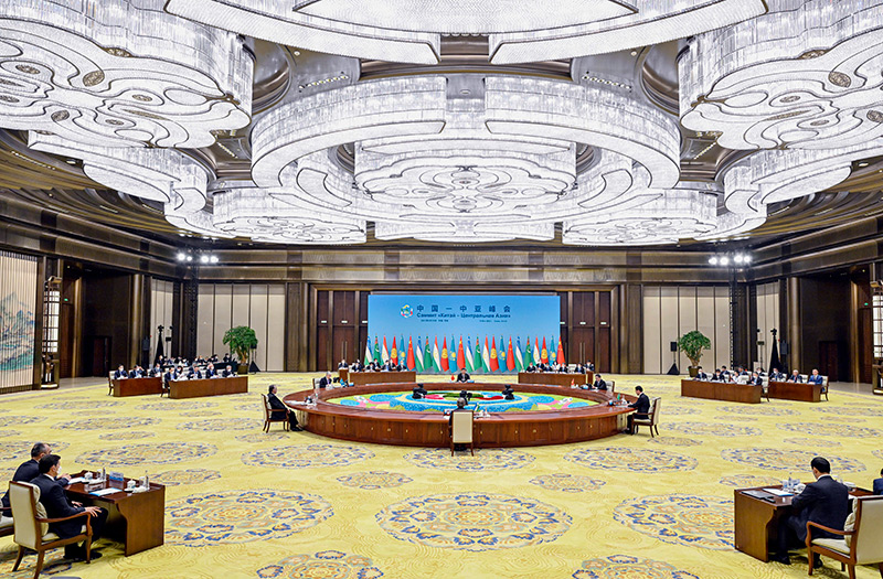 5月19日上午，國家主席習近平在陜西省西安市主持首屆中國－中亞峰會併發表題為《攜手建設守望相助、共同發展、普遍安全、世代友好的中國－中亞命運共同體》的主旨講話。哈薩克總統托卡耶夫、吉爾吉斯斯坦總統扎帕羅夫、塔吉克總統拉赫蒙、土庫曼總統別爾德穆哈梅多夫、烏茲別克總統米爾濟約耶夫出席。