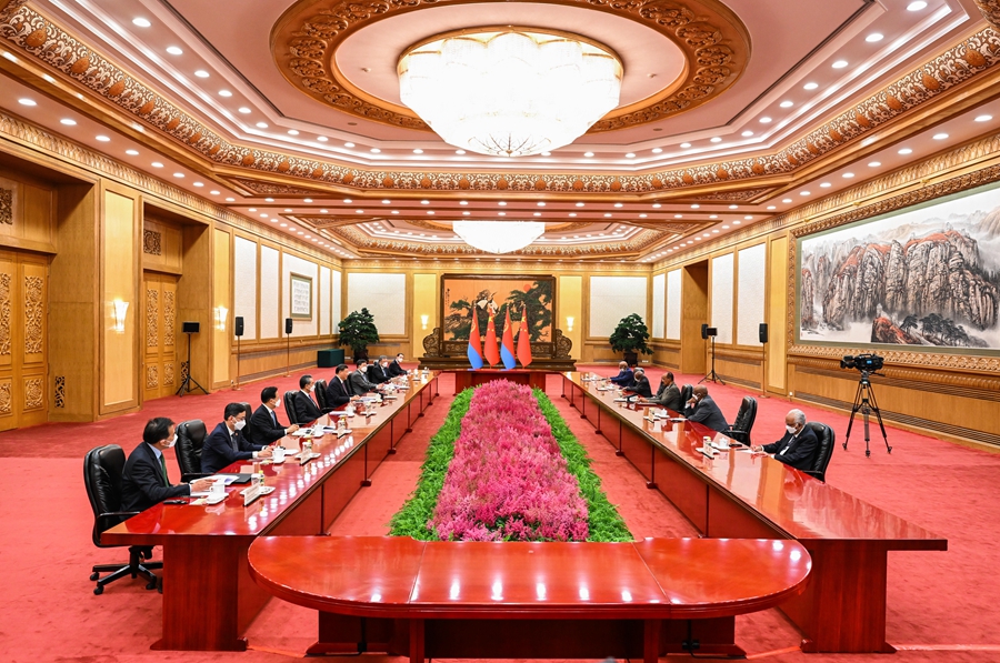 5月15日下午，國家主席習近平在北京人民大會堂同來華進行國事訪問的厄利垂亞總統伊薩亞斯舉行會談。