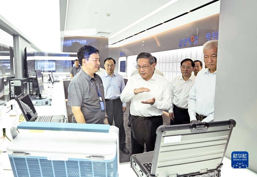 9月21日，中共中央政治局常委、國務院總理李強在北京市調研專精特新企業發展情況。這是李強在北京國科天迅科技股份有限公司調研。